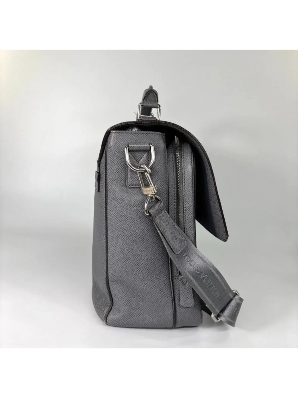 Louis Vuitton Super Taiga Vasili GM Business Bag Gray